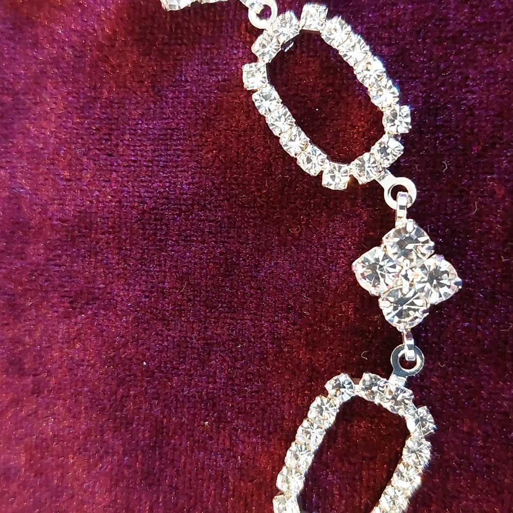 Icing Rhinestone Necklace - Picture 4 of 9